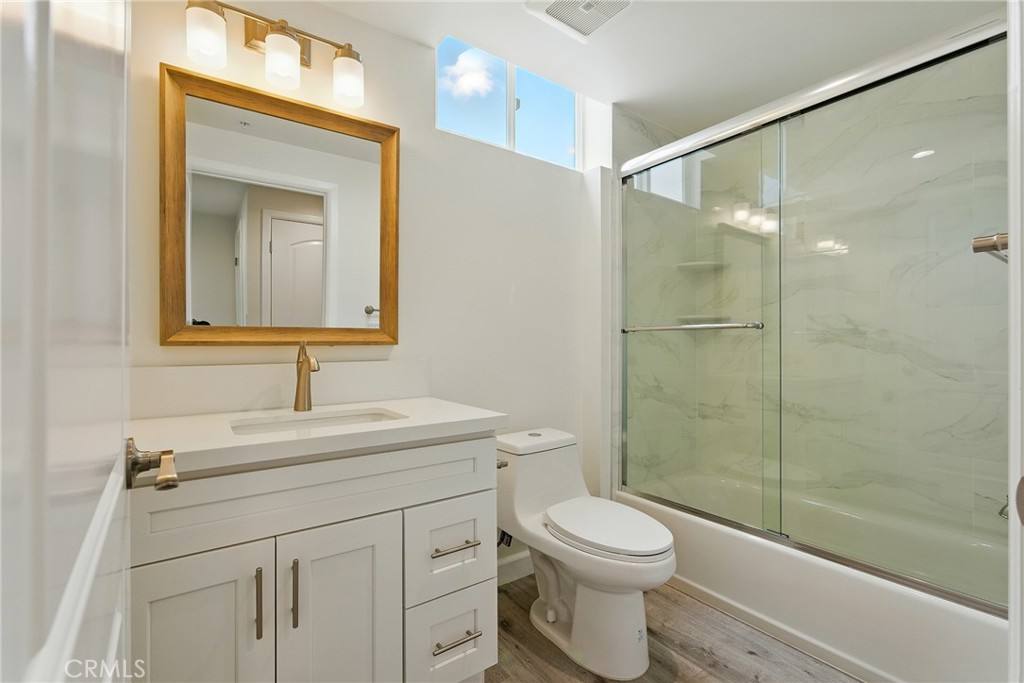 Apartment for rent at 11302 Morrison St #302, North Hollywood, CA 91601