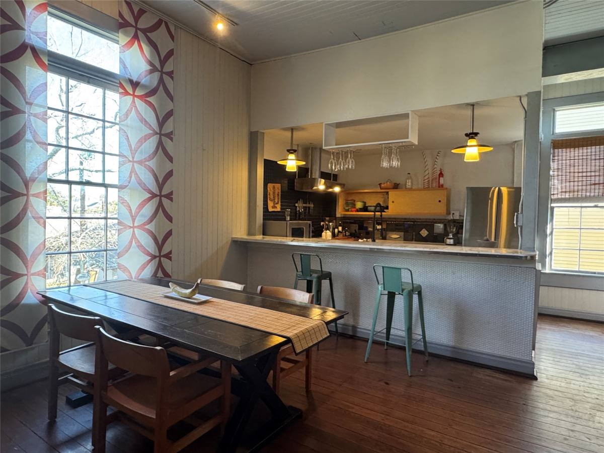 Apartment for rent at 1614 Ave K #1614REAR, Galveston, TX 77550