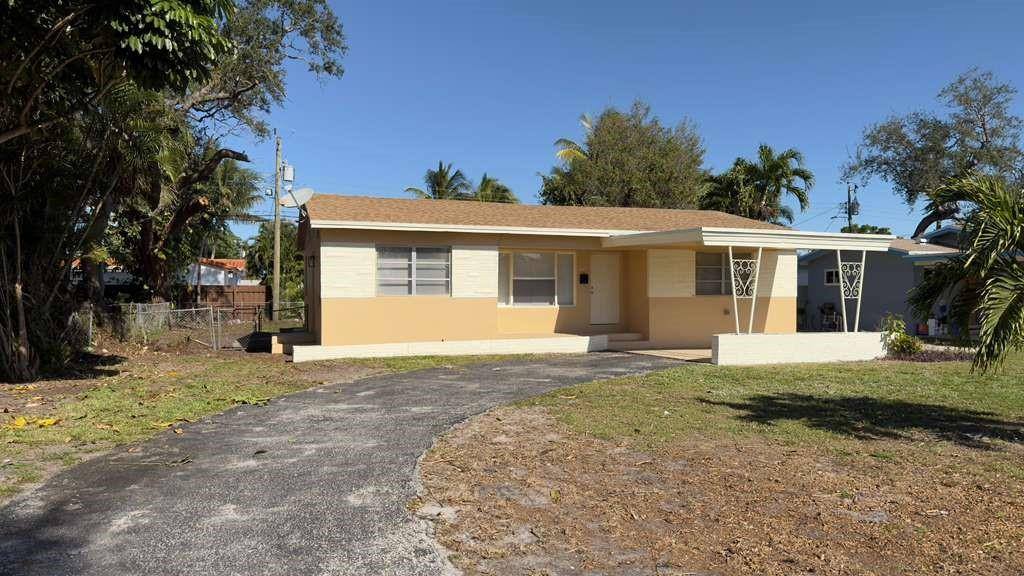 Apartment for rent at 6817 SW 10th St, Hollywood, FL 33023
