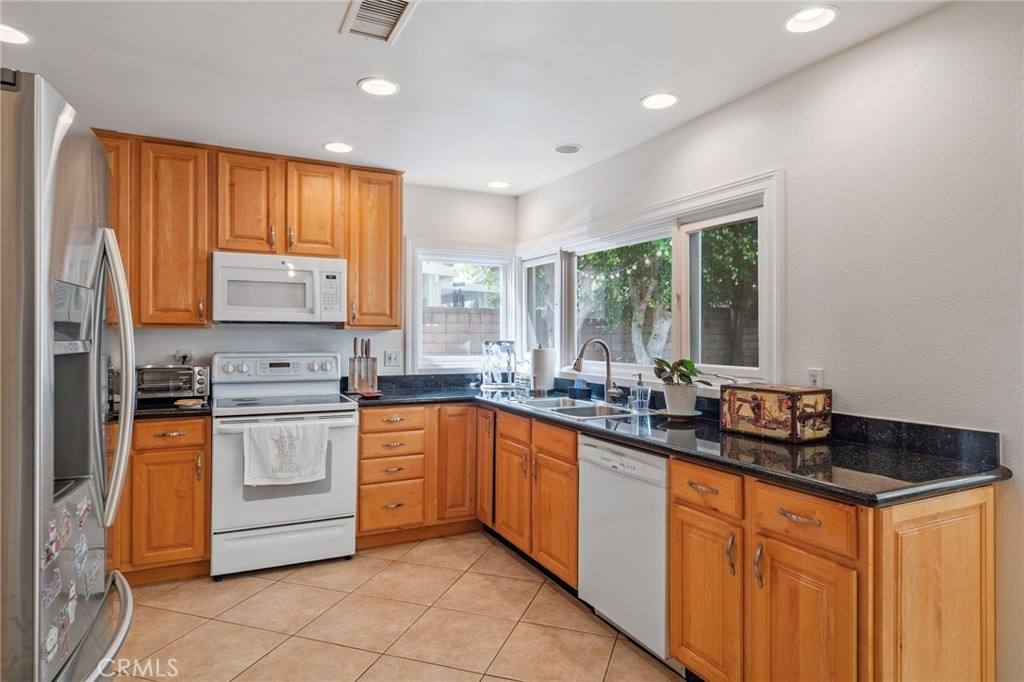 Apartment for rent at 25902 Via Del Sur, Mission Viejo, CA 92691
