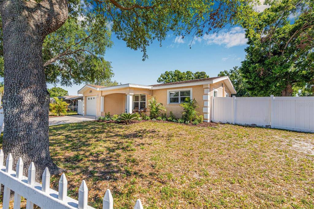 Apartment for rent at 5740 67th Ave N, Pinellas Park, FL 33781