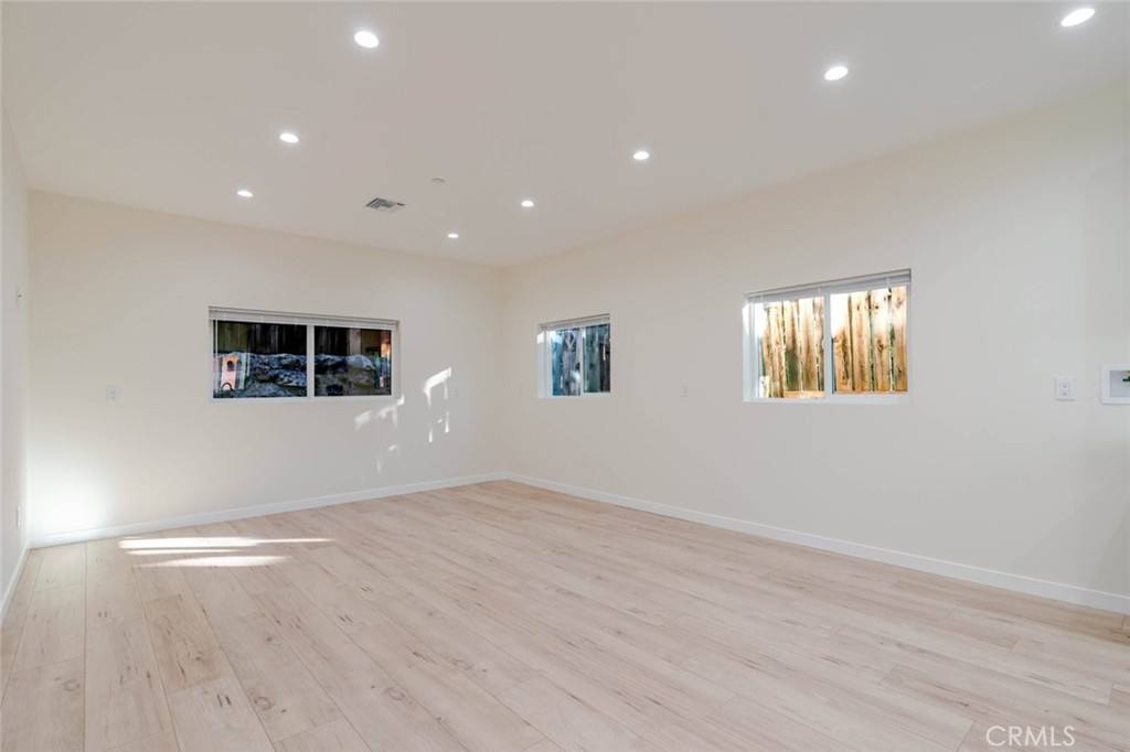 Apartment for rent at 10526 Hillhaven Ave, Tujunga, CA 91042