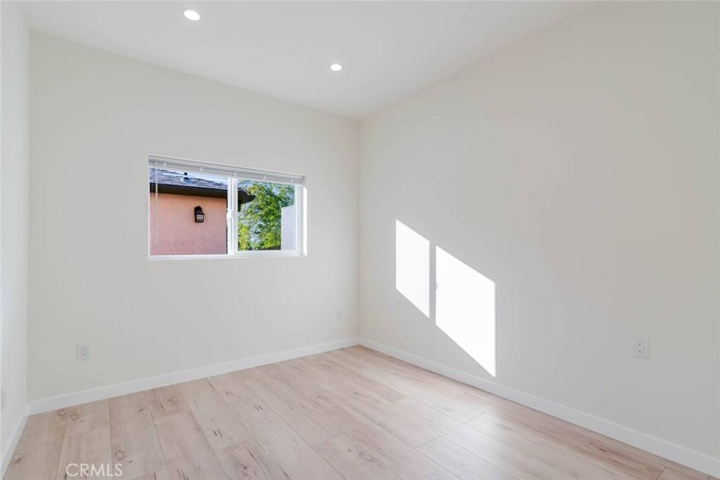 Apartment for rent at 10526 Hillhaven Ave, Tujunga, CA 91042
