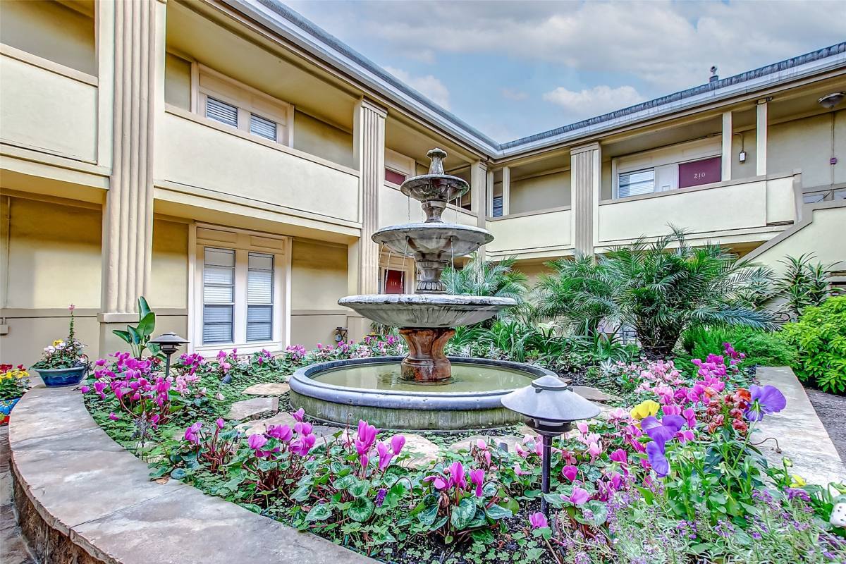 Apartment for rent at 4727 W Alabama St #1128, Houston, TX 77027