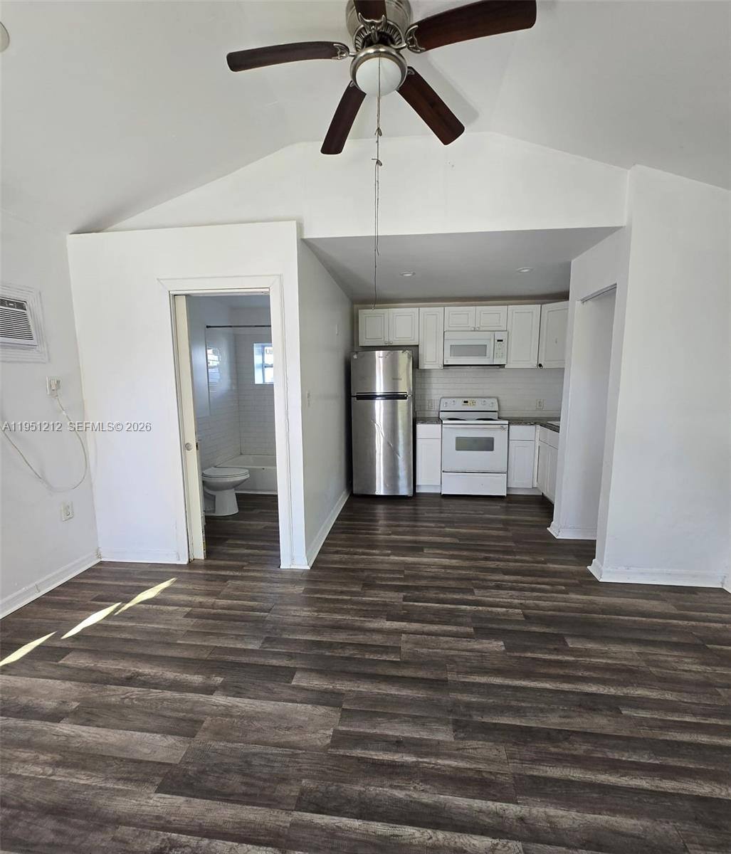 Apartment for rent at 1189 N Tamiami Trail #1189L, North Fort Myers, FL 33903