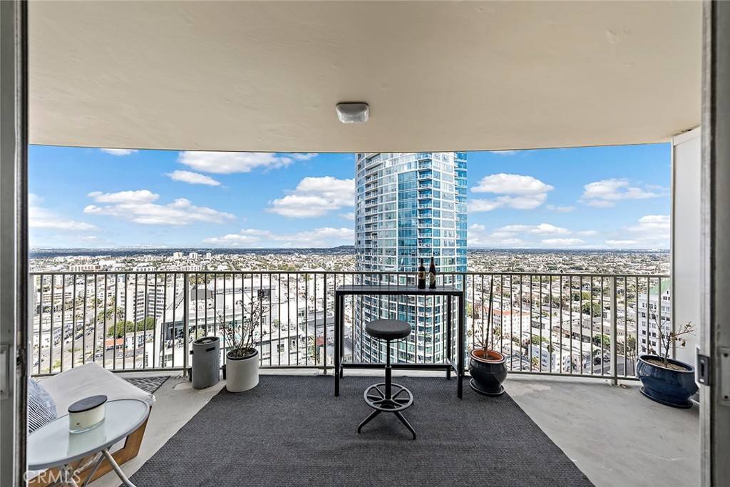 Apartment for rent at 700 E Ocean Blvd #3003, Long Beach, CA 90802
