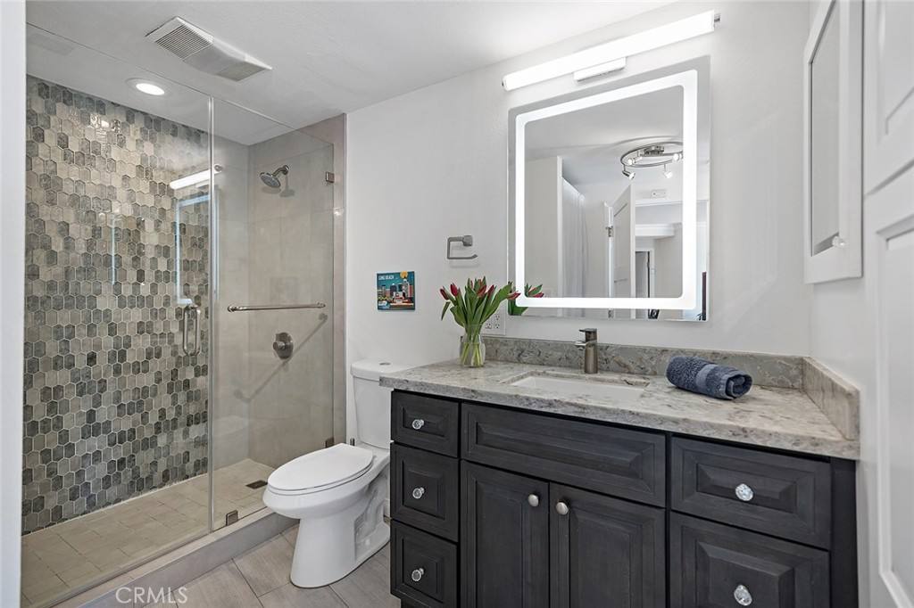 Apartment for rent at 700 E Ocean Blvd #3003, Long Beach, CA 90802