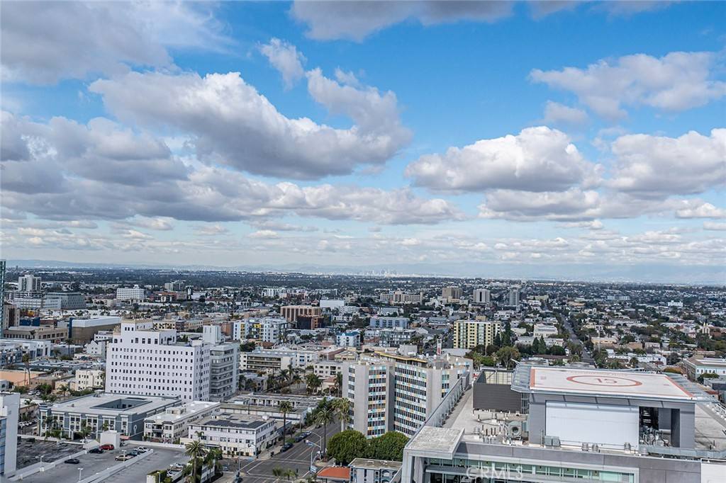 Apartment for rent at 700 E Ocean Blvd #3003, Long Beach, CA 90802