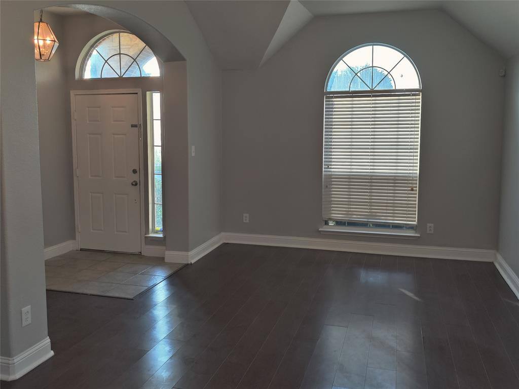 Apartment for rent at 7911 Decoy Dr, Arlington, TX 76002