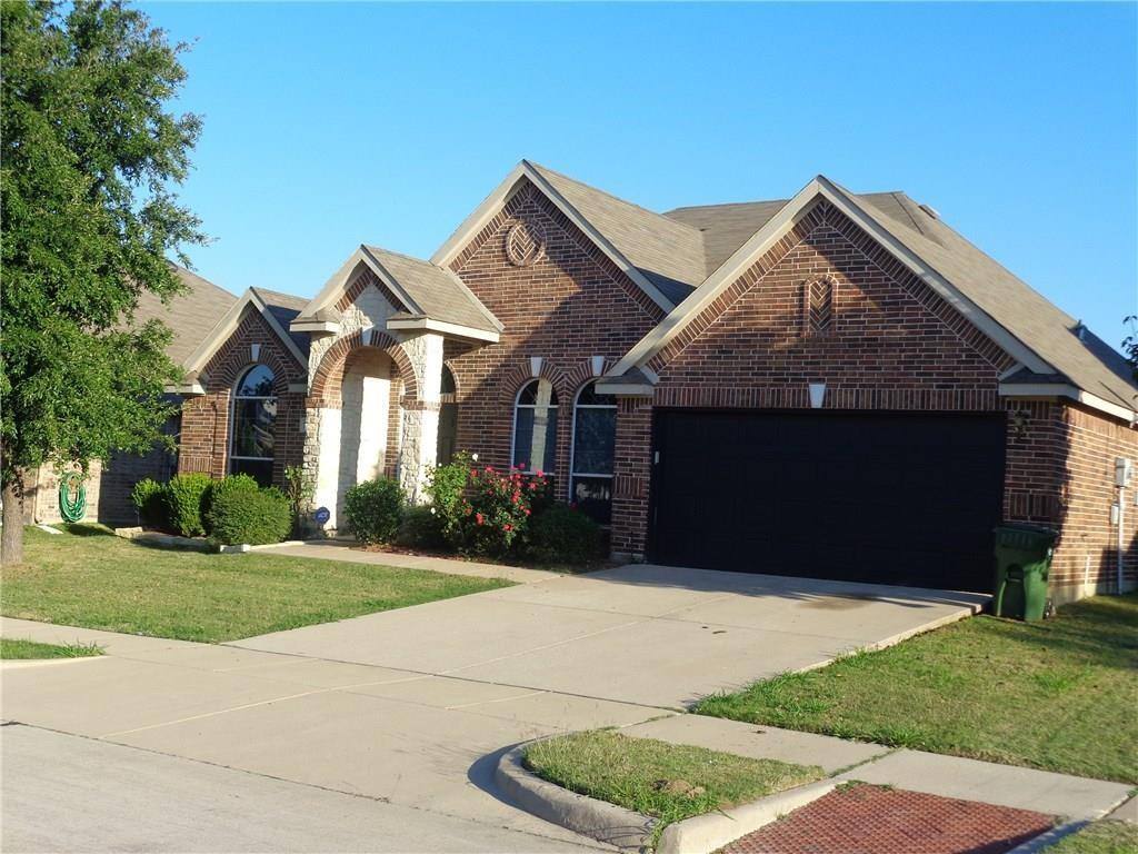 Apartment for rent at 7911 Decoy Dr, Arlington, TX 76002