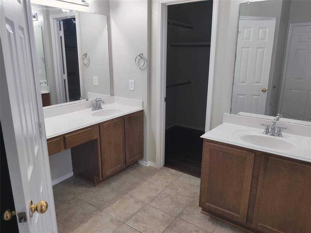 Apartment for rent at 7911 Decoy Dr, Arlington, TX 76002