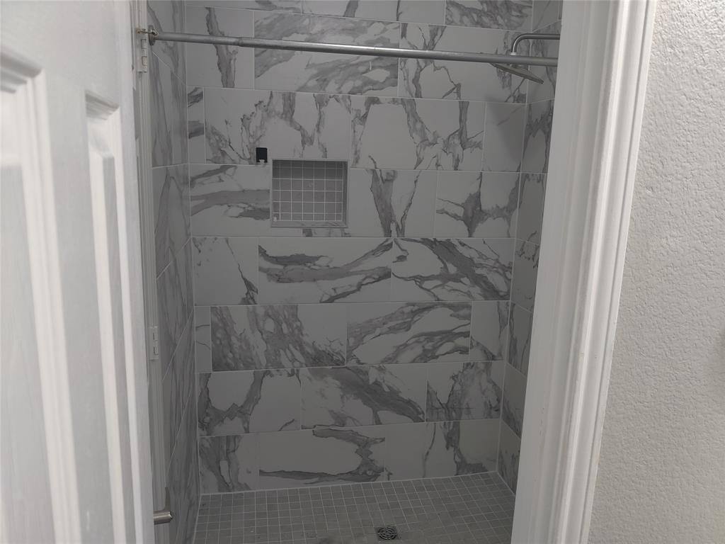 Apartment for rent at 7911 Decoy Dr, Arlington, TX 76002