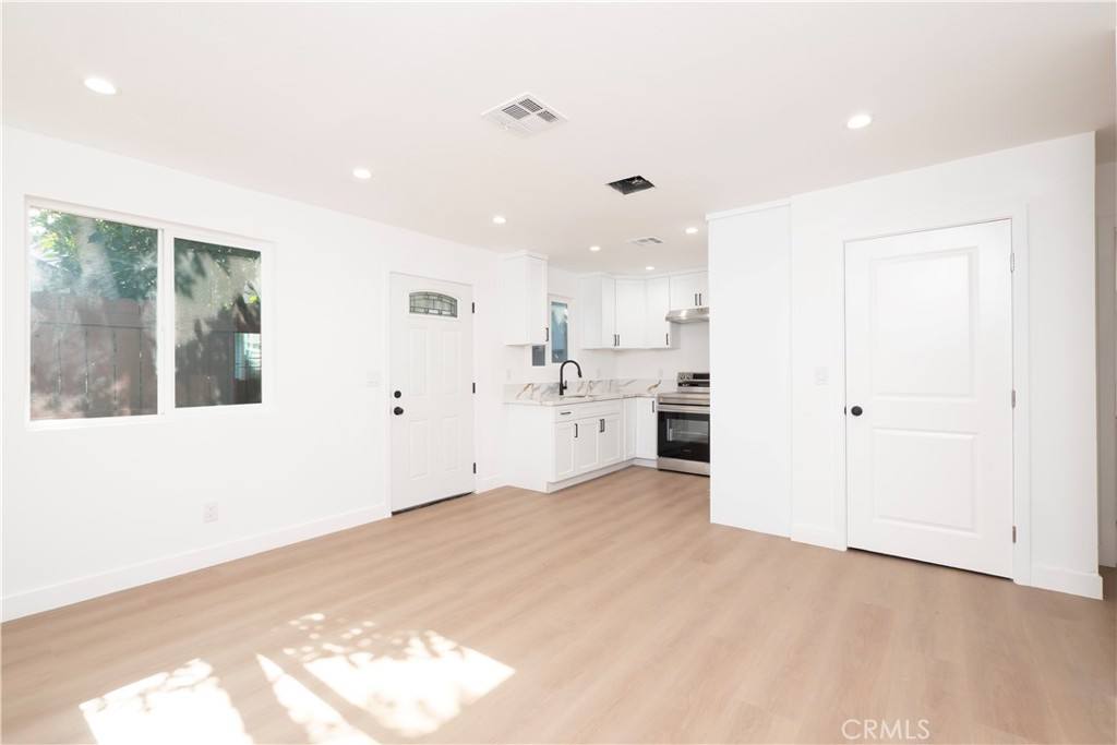 Apartment for rent at 5739 S St Andrews Place, Los Angeles, CA 90062