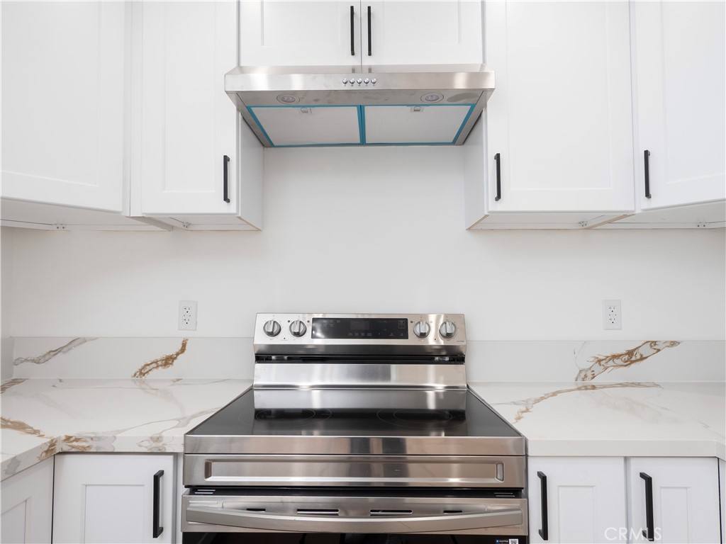 Apartment for rent at 5739 S St Andrews Place, Los Angeles, CA 90062
