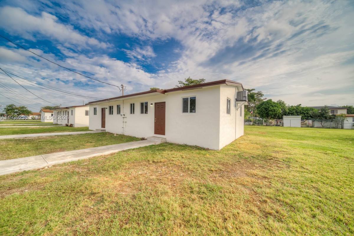 Apartment for rent at 10290 SW 177th St, Miami, FL 33157