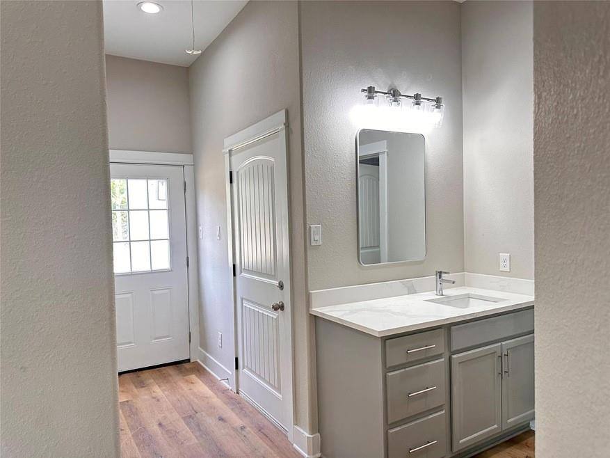 Apartment for rent at 911 Nata Lane #911, Dallas, TX 75253