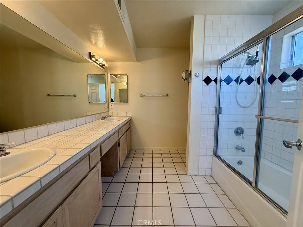 Townhouse for rent at 1937 Euclid Court, Santa Monica, CA 90404