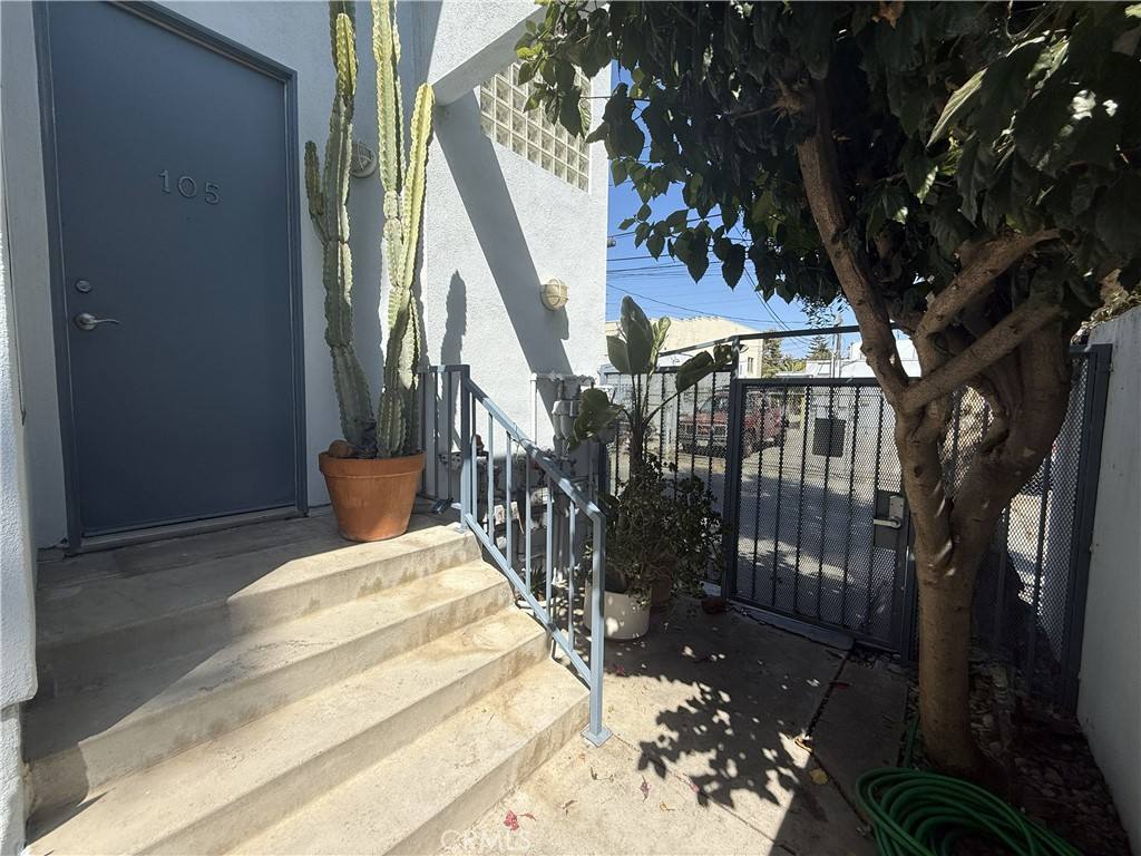 Townhouse for rent at 1937 Euclid Court, Santa Monica, CA 90404