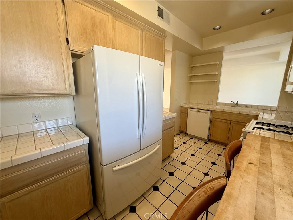 Townhouse for rent at 1937 Euclid Court, Santa Monica, CA 90404