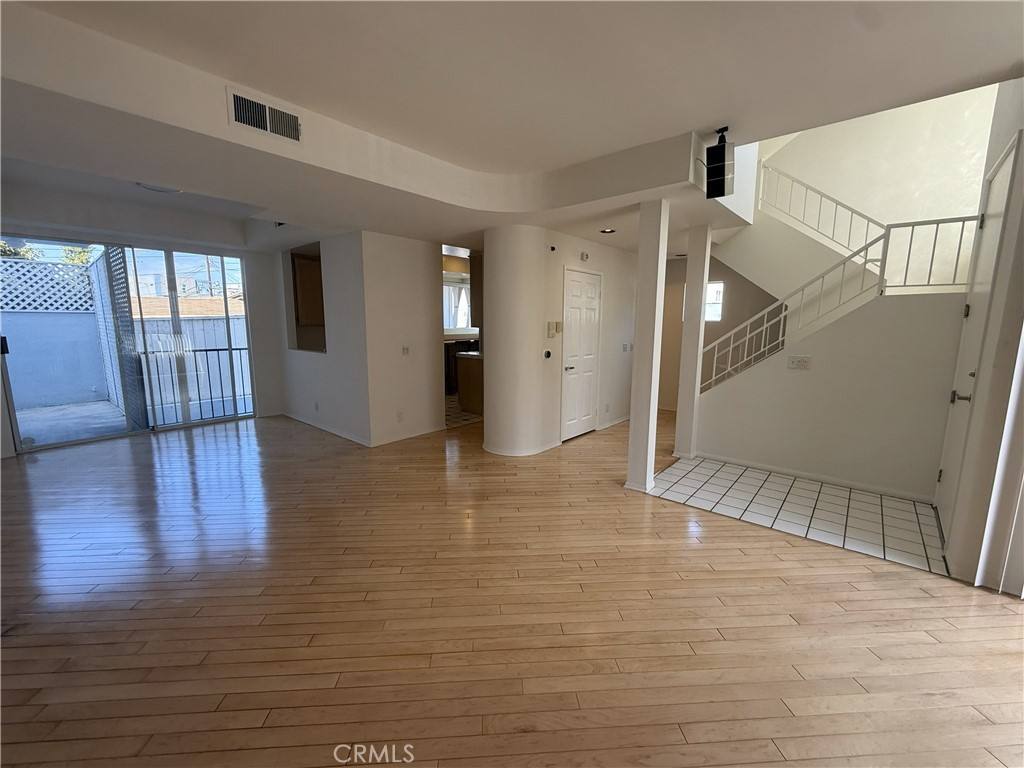 Townhouse for rent at 1937 Euclid Court, Santa Monica, CA 90404