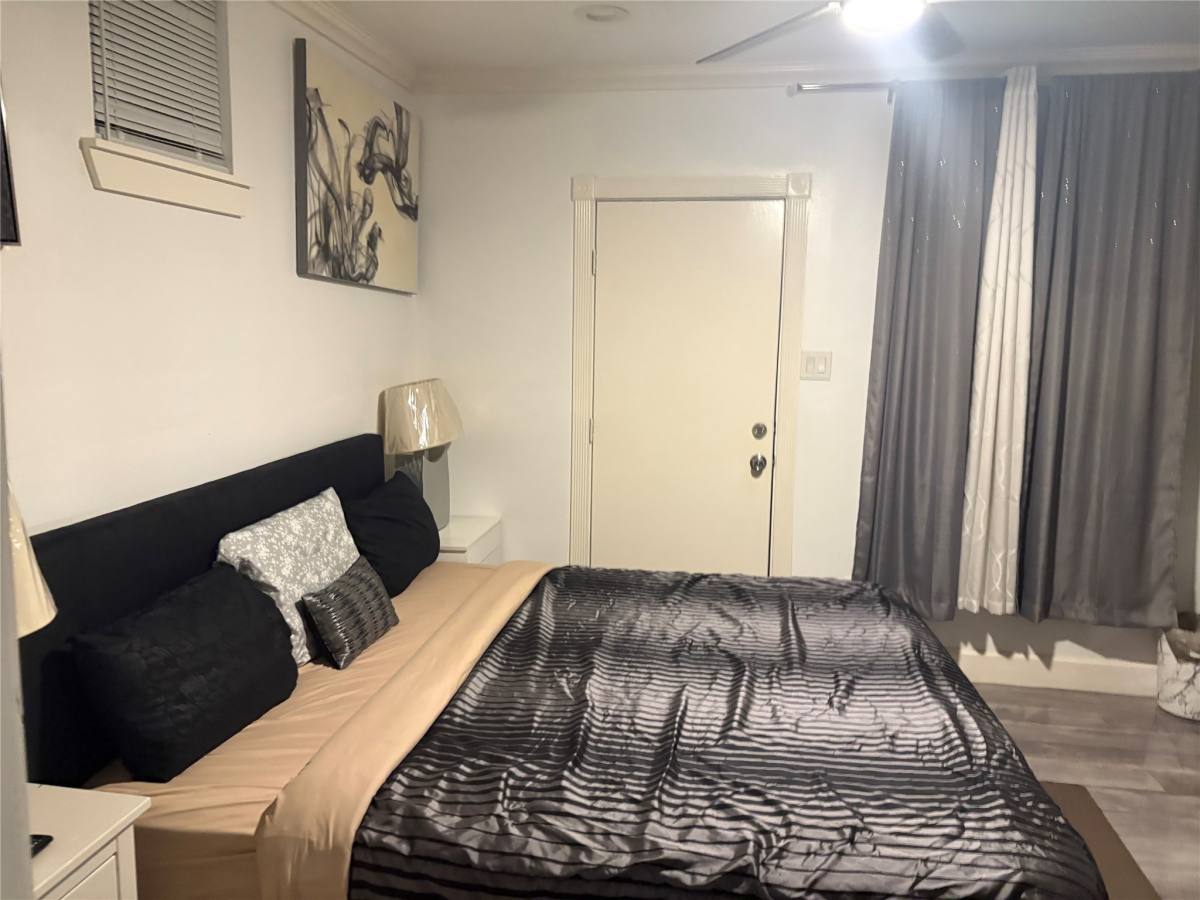 Apartment for rent at 3021 Gray St, Houston, TX 77004