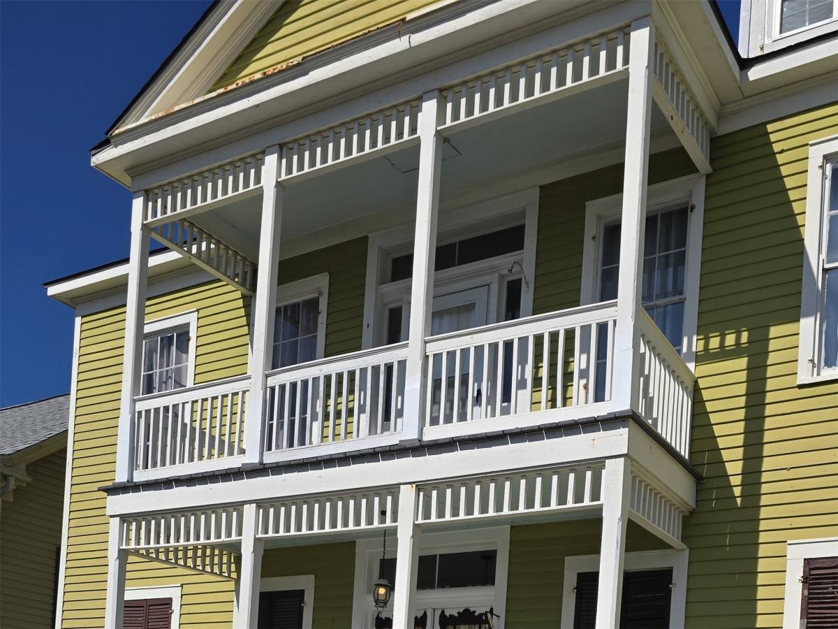 Apartment for rent at 1614 Market St #2, Galveston, TX 77550