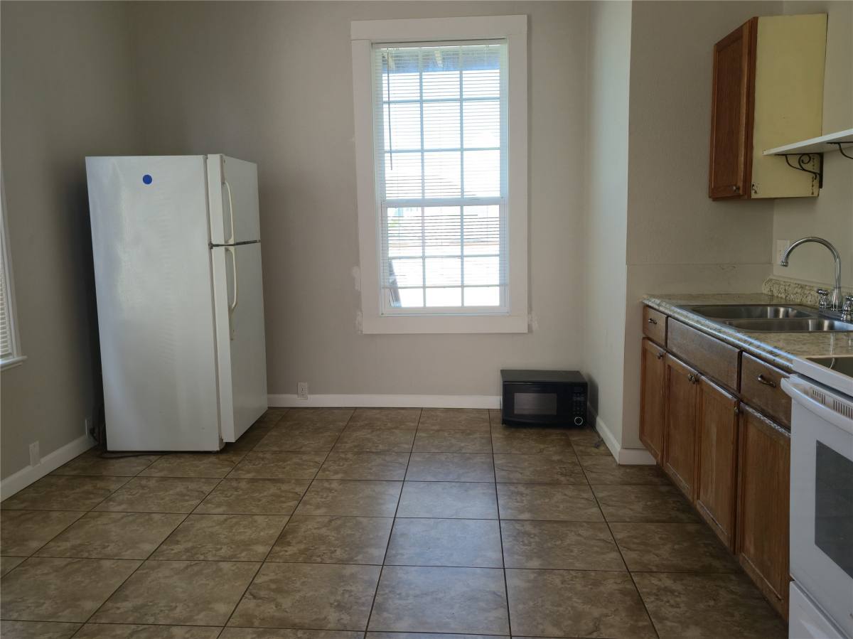 Apartment for rent at 1614 Market St #2, Galveston, TX 77550