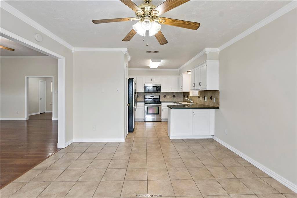 Apartment for rent at 3704 Eastshire Court, Bryan, TX 77802