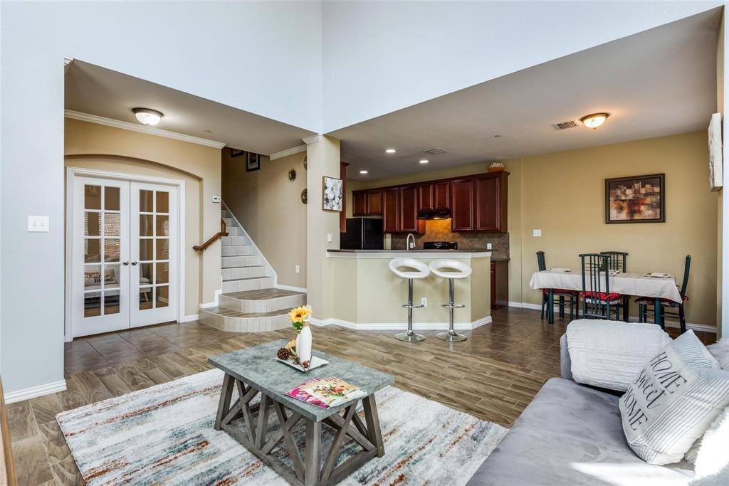 Townhouse for rent at 8730 Manhattan Ave, Plano, TX 75024