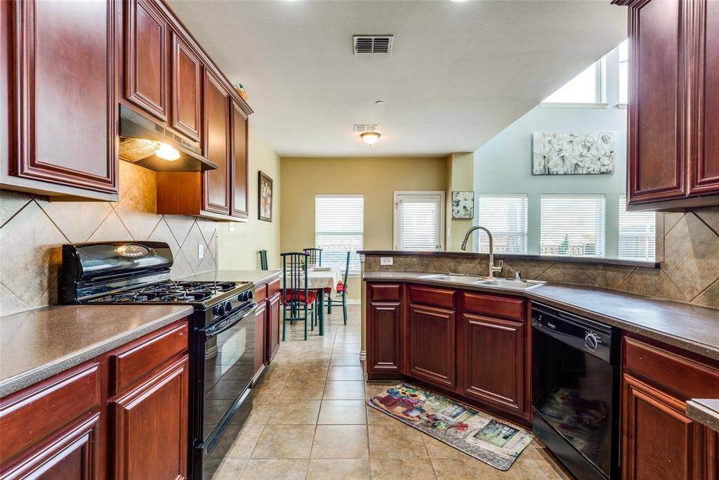 Townhouse for rent at 8730 Manhattan Ave, Plano, TX 75024