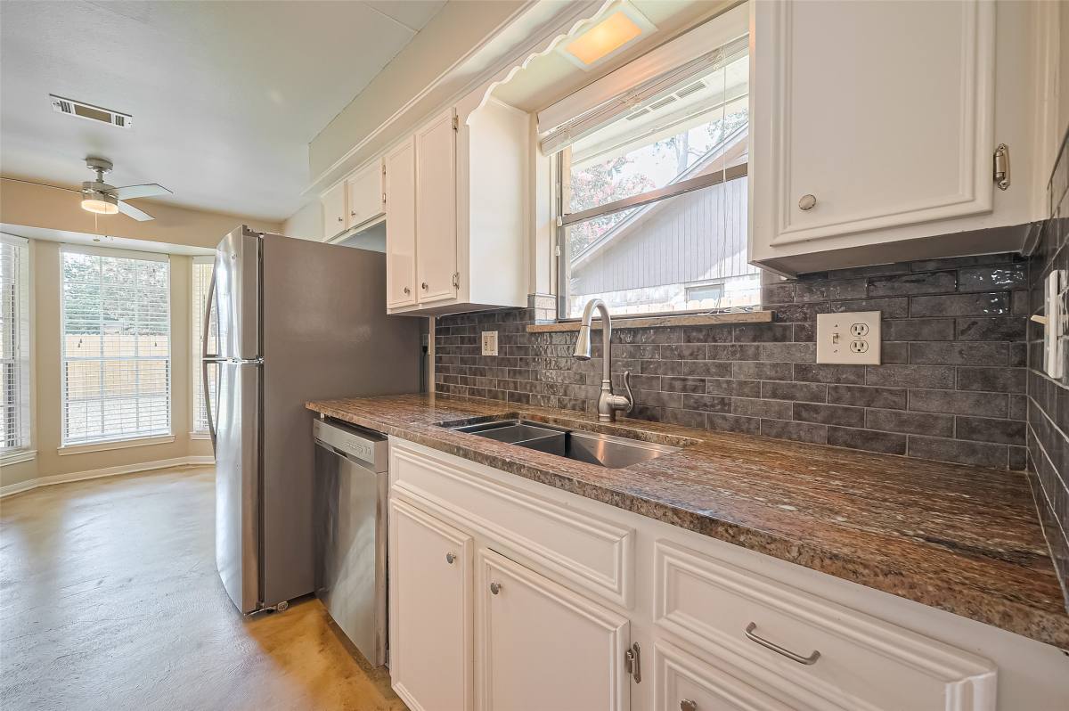 Apartment for rent at 4031 Sherwood W, Kingwood, TX 77339