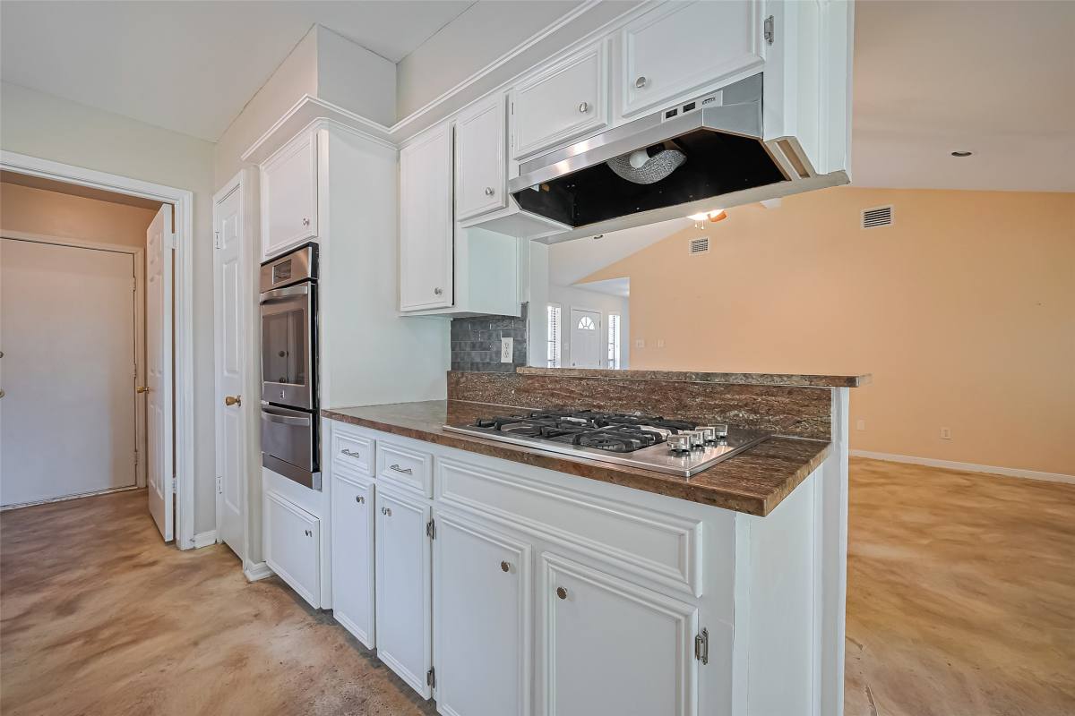 Apartment for rent at 4031 Sherwood W, Kingwood, TX 77339
