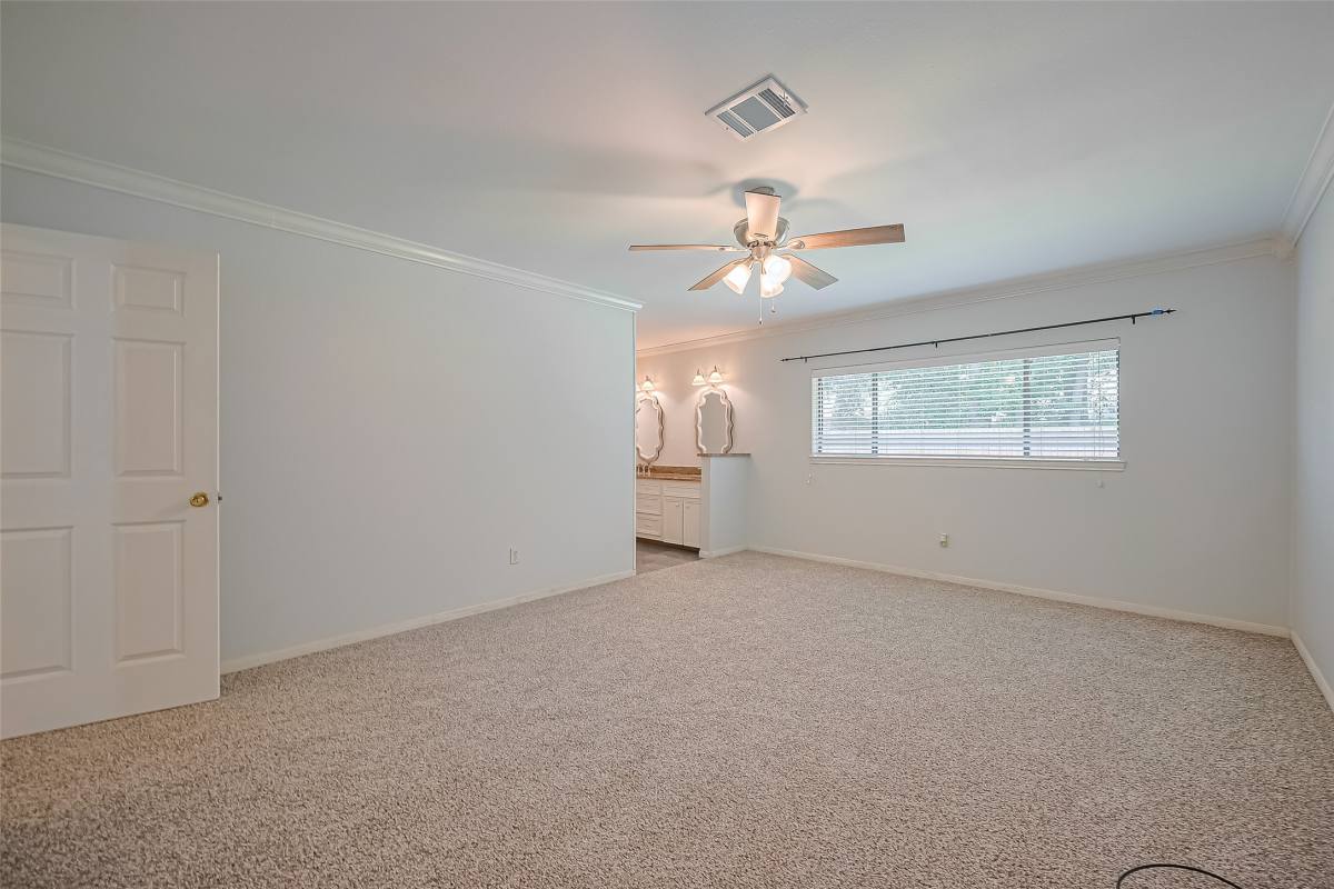 Apartment for rent at 4031 Sherwood W, Kingwood, TX 77339
