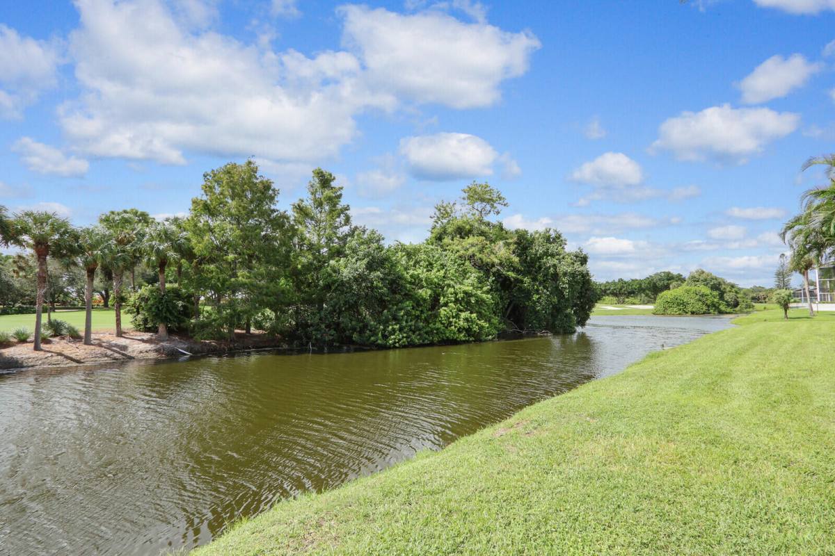 Apartment for rent at 5540 Tamberlane Circle #118, Palm Beach Gardens, FL 33418