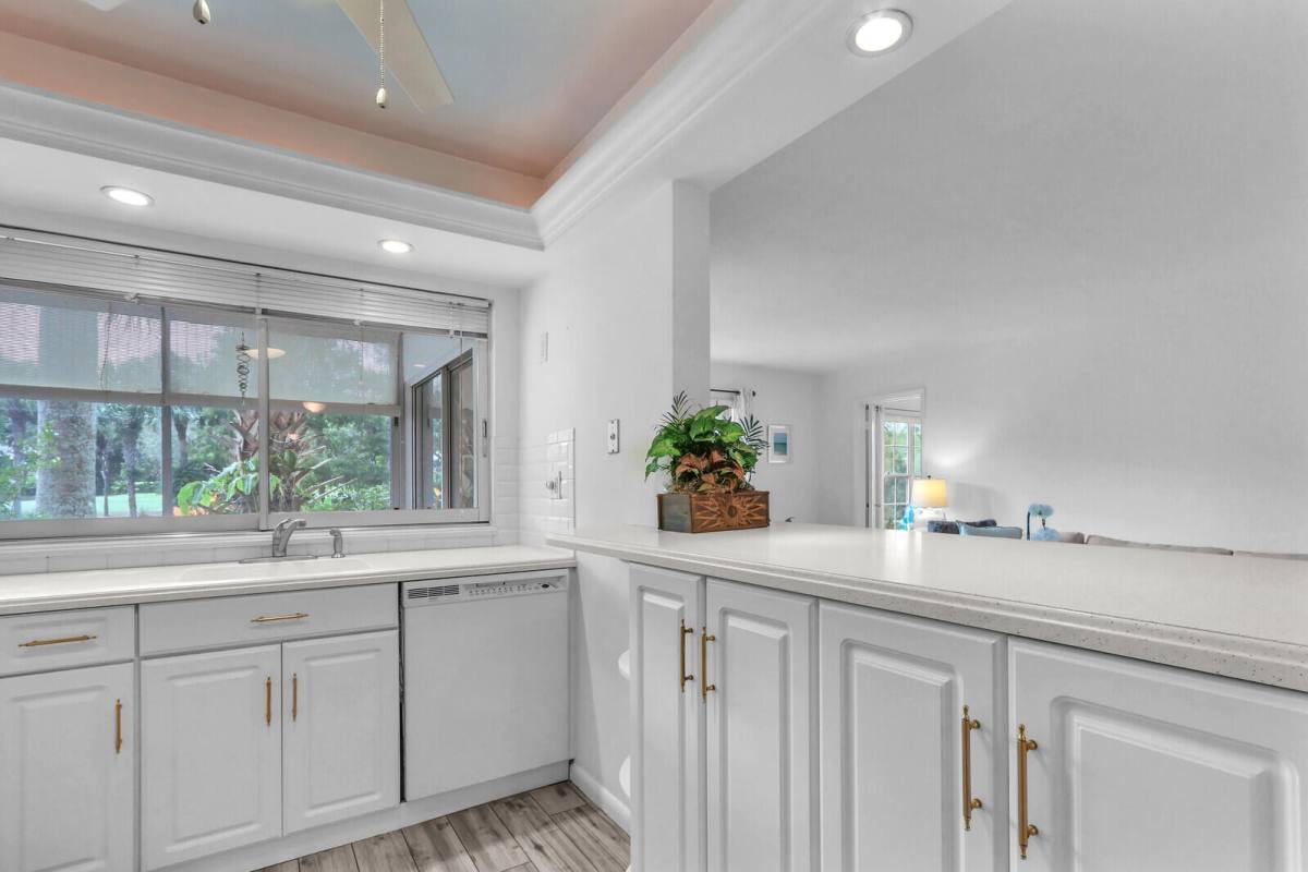 Apartment for rent at 5540 Tamberlane Circle #118, Palm Beach Gardens, FL 33418