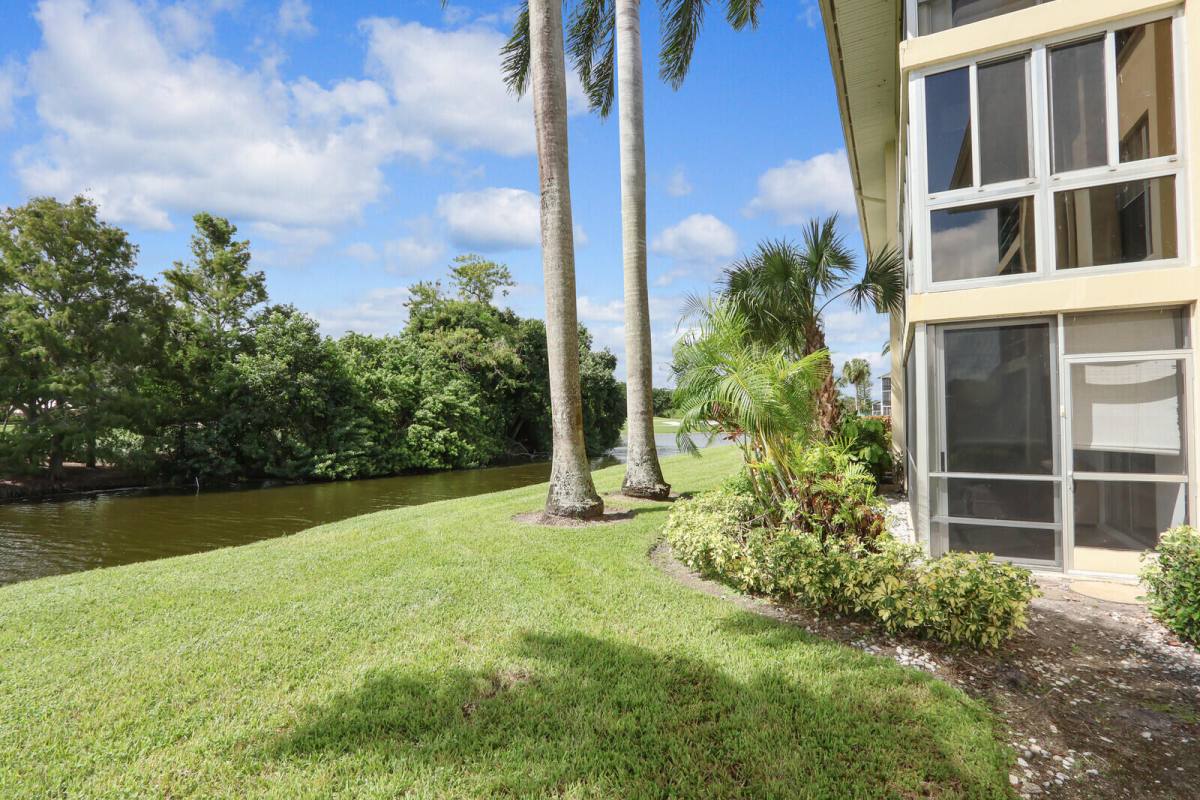 Apartment for rent at 5540 Tamberlane Circle #118, Palm Beach Gardens, FL 33418