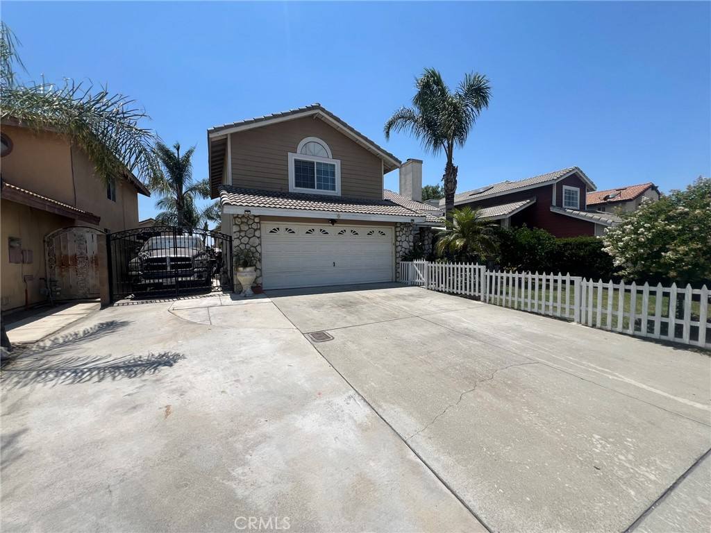 Apartment for rent at 17081 Fern St, Fontana, CA 92336