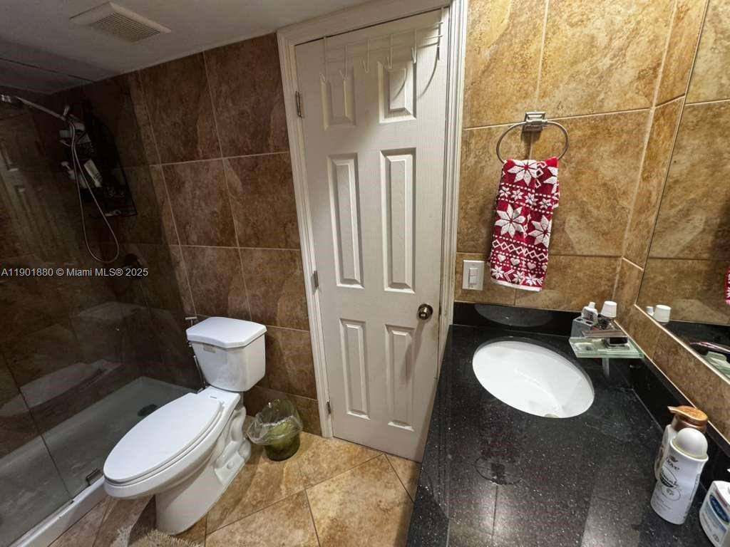 Apartment for rent at 19416 NE 26th Ave #19416111B, Miami, FL 33180