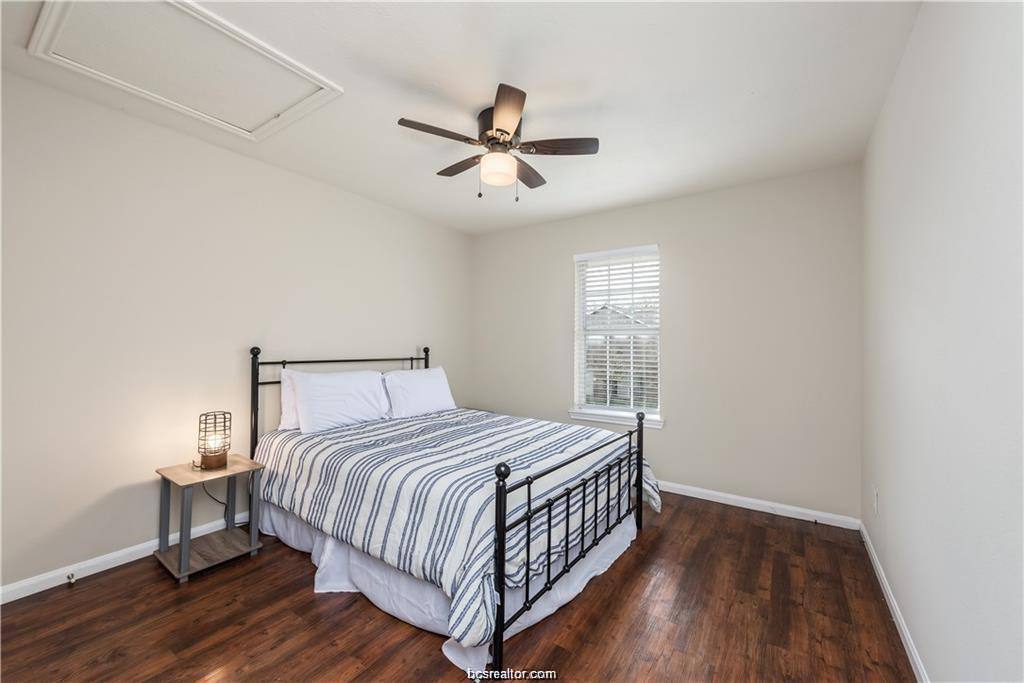 Apartment for rent at 1227 Oney Hervey Dr, College Station, TX 77840