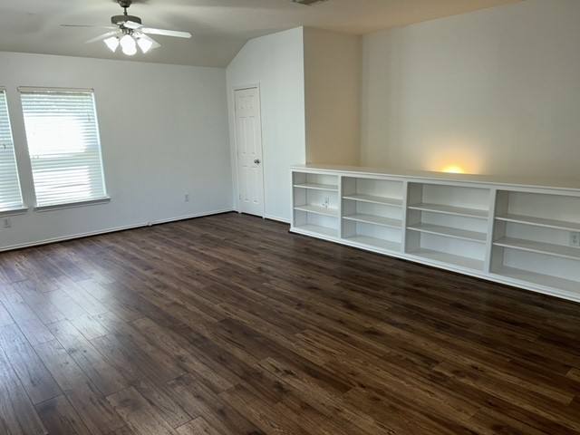 Townhouse for rent at 3010 S Heights Hollow Lane, Houston, TX 77007
