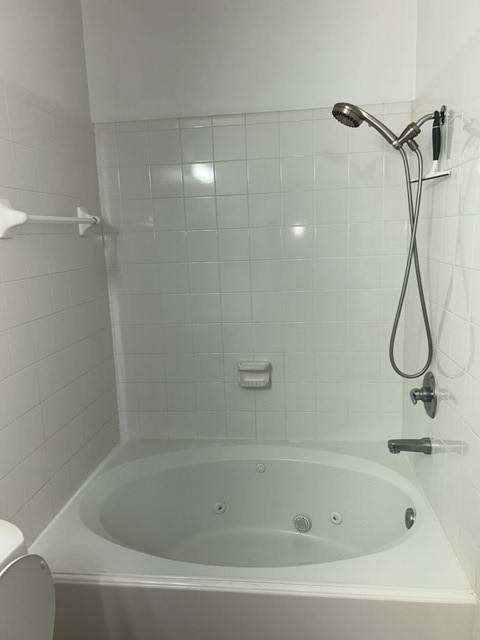 Townhouse for rent at 3010 S Heights Hollow Lane, Houston, TX 77007
