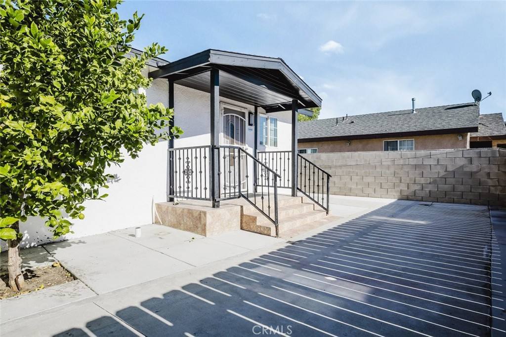 Apartment for rent at 10503 Cantara St, Sun Valley, CA 91352