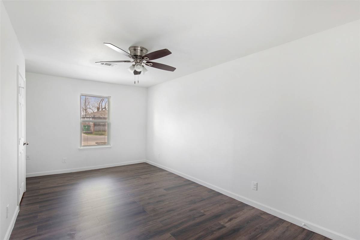 Apartment for rent at 6721 Madrid St, Houston, TX 77021