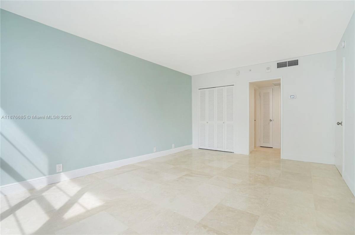 Apartment for rent at 5101 Collins Ave #510114T, Miami Beach, FL 33140