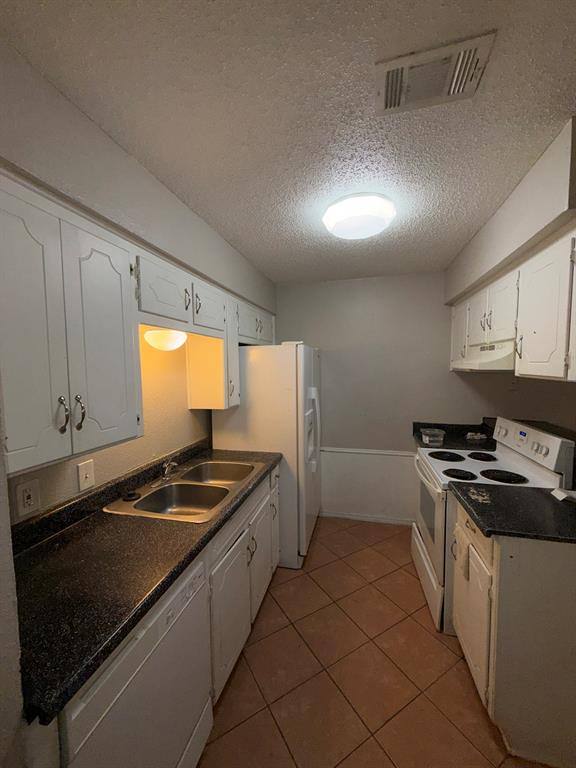 Apartment for rent at 708 E Pecan St #708, Hurst, TX 76053