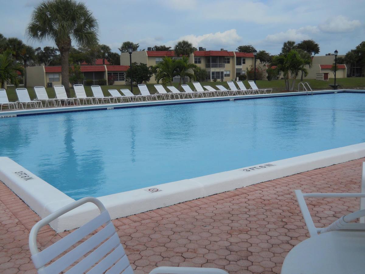 Apartment for rent at 112 Lake Dora Dr #112, West Palm Beach, FL 33411
