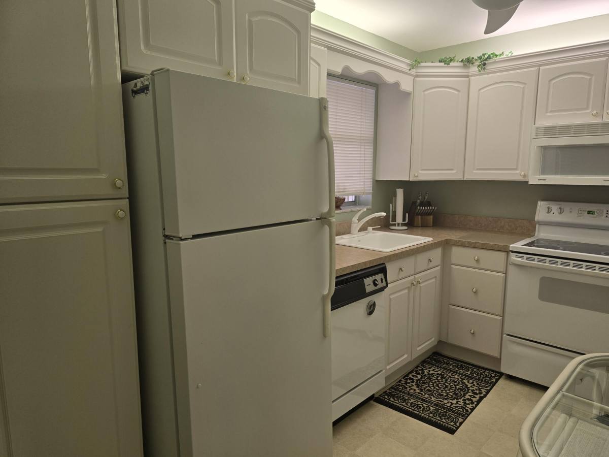Apartment for rent at 112 Lake Dora Dr #112, West Palm Beach, FL 33411