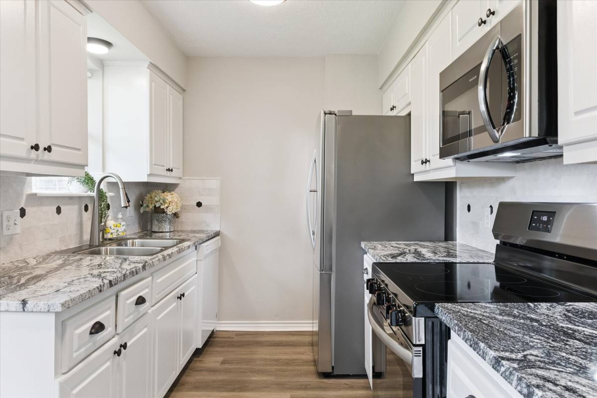 Apartment for rent at 108 Annette Lane #108, Friendswood, TX 77546