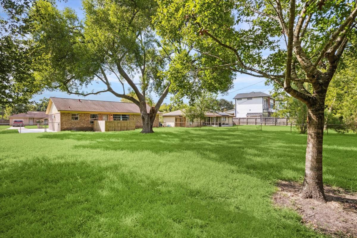 Apartment for rent at 108 Annette Lane #108, Friendswood, TX 77546