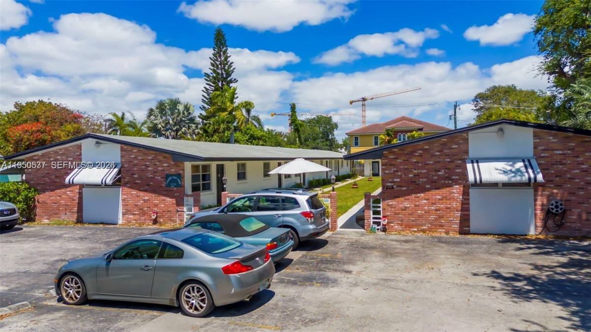 Apartment for rent at 2215 Jackson St #3, Hollywood, FL 33020